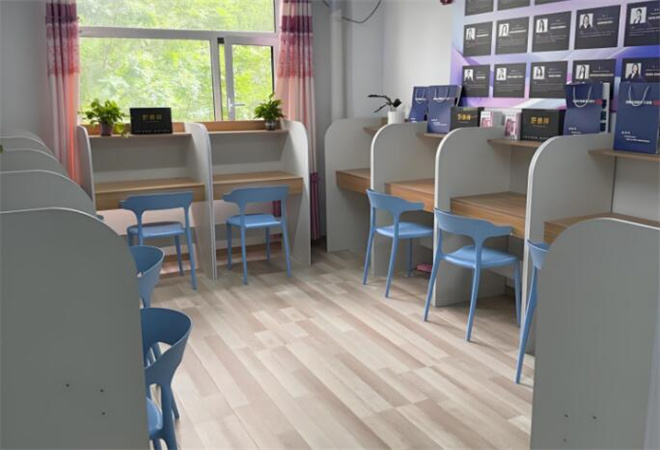 簡(jiǎn)而優(yōu)ai智能自習(xí)室加盟