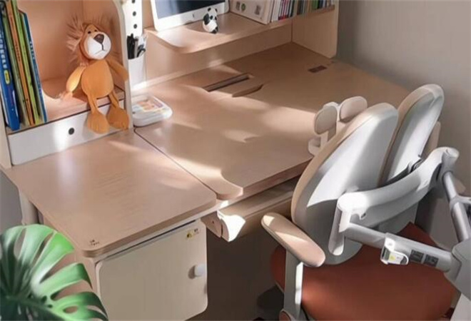 創(chuàng)想學(xué)習(xí)桌加盟