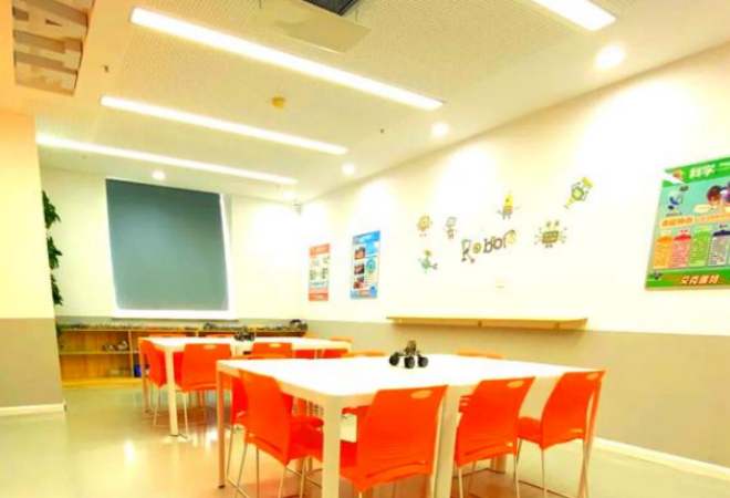 艾克瑞特機(jī)器人教育