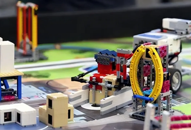 螞蟻向上機器人編程