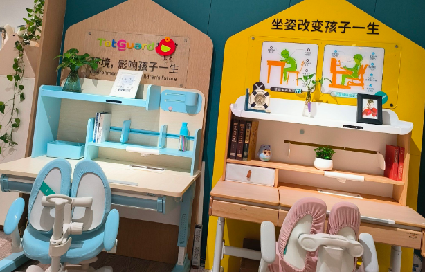 黑白調兒童學習桌椅