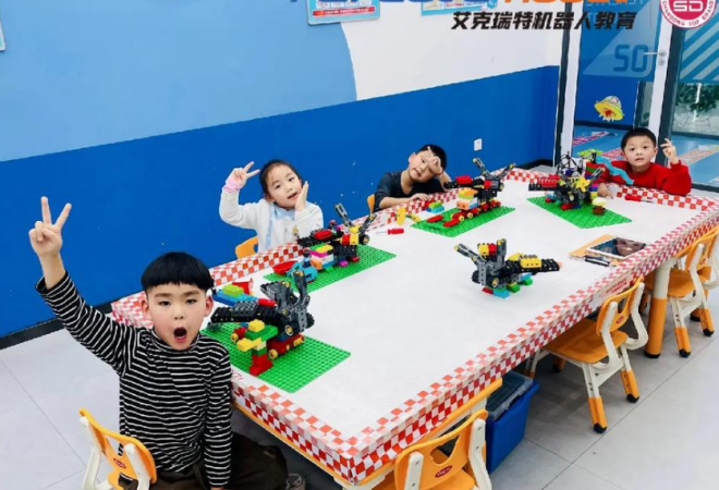 艾克瑞特機器人教育加盟