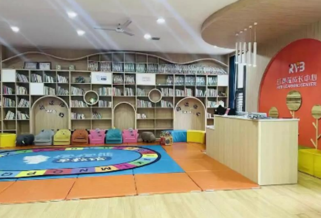 抱抱熊托育中心加盟