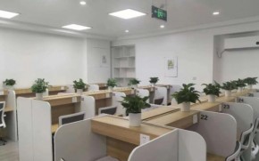 新手創(chuàng)業(yè)選擇睿智遠AI自習室加盟能成功嗎？