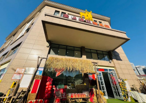 如何為孩子選一所高質(zhì)量幼兒園？金色梯田幼兒園加盟怎么樣？