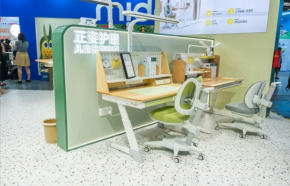 兒童學(xué)習(xí)區(qū)怎么選？2平米學(xué)習(xí)桌解決搶桌難題有妙招？