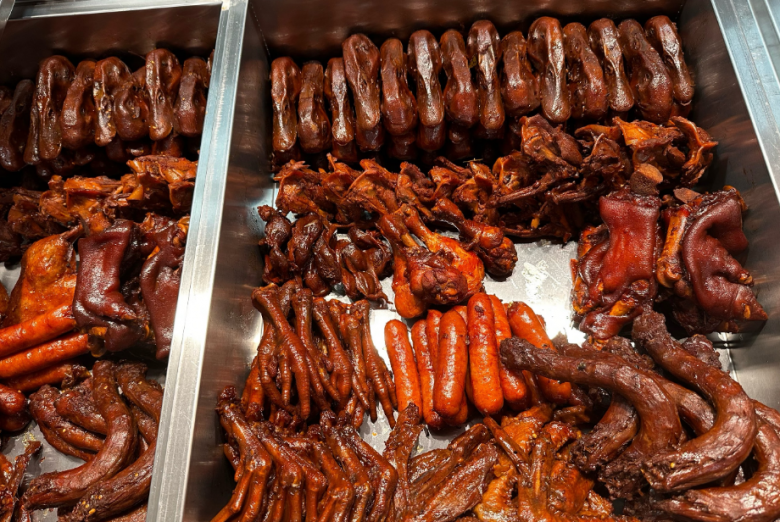 老酒鬼鹵味加盟