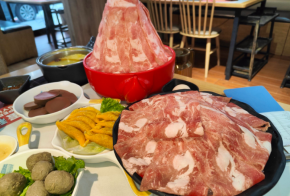 魔法帽牛肉火鍋：如何在餐飲內(nèi)卷中開辟新賽道？