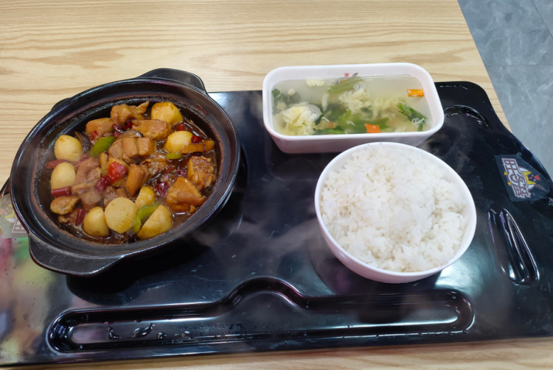 旺客基黃燜雞米飯加盟