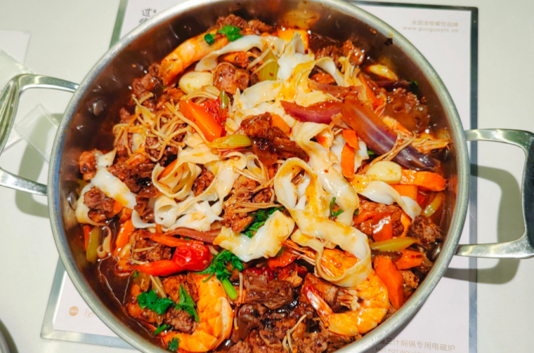 過(guò)鍋癮三汁燜鍋加盟