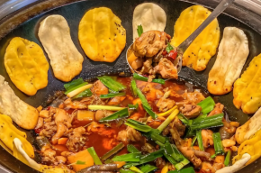 還在找創(chuàng)業(yè)項(xiàng)目？巫氏三胖地鍋雞加盟熱度持續(xù)飆升