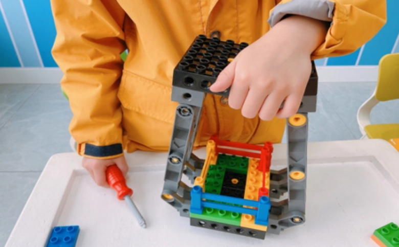 唯思樂(lè)機(jī)器人加盟