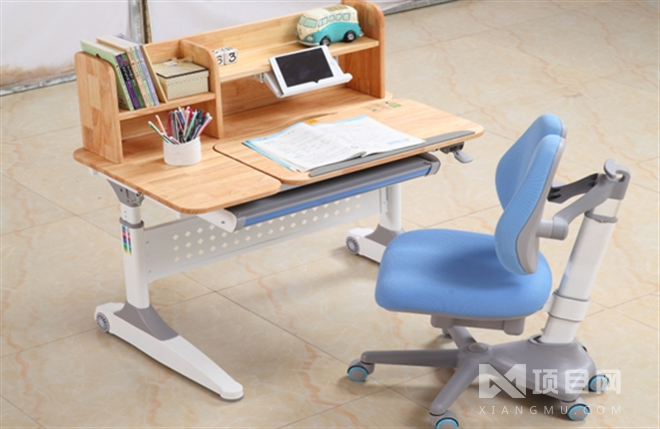 兒童學(xué)習(xí)桌