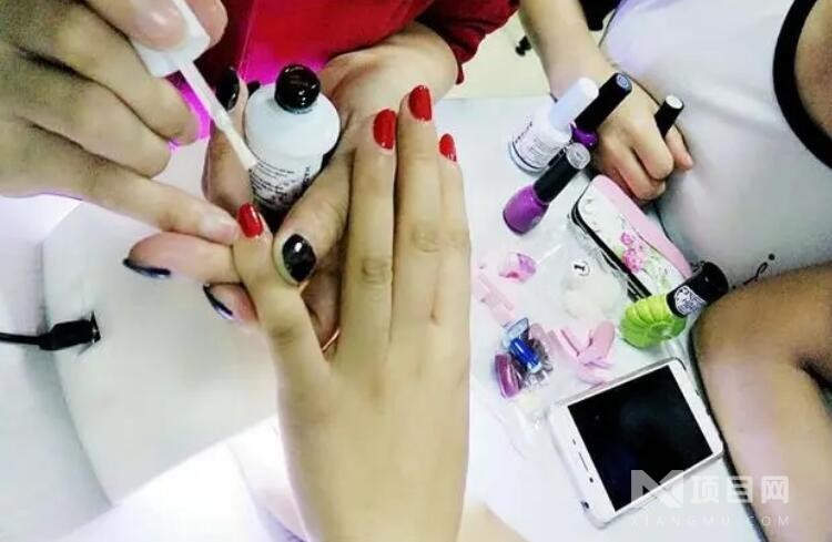 美甲化妝培訓(xùn)