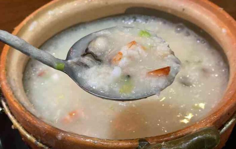 岱石香海鲜砂锅粥