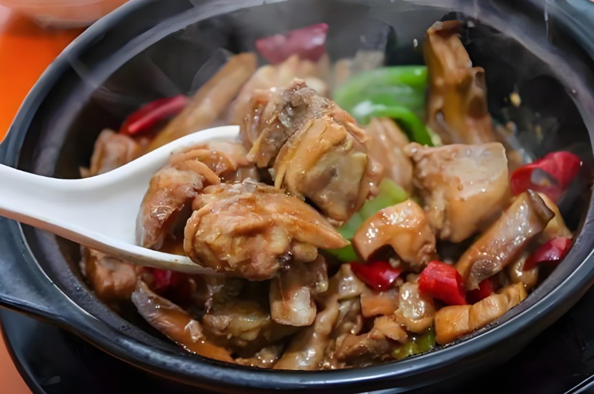 福永伴黃燜雞米飯