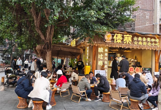 舂姑娘傣寨