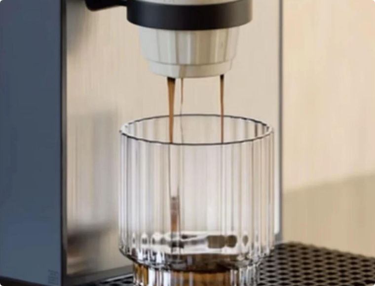 全自動(dòng)無(wú)人咖啡機(jī)