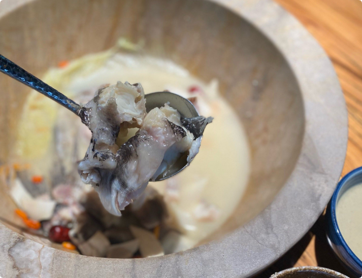 滇弍123°蒸汽石鍋魚