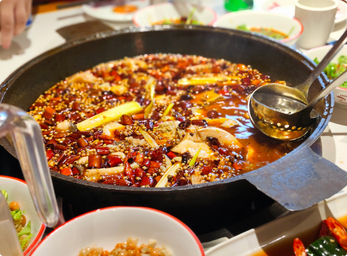 肖鐵鍋美蛙肥腸魚(yú)