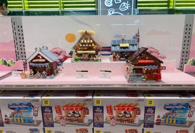 toptoy潮玩店加盟