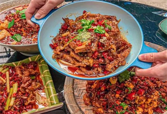 辣不慫川菜大排檔加盟