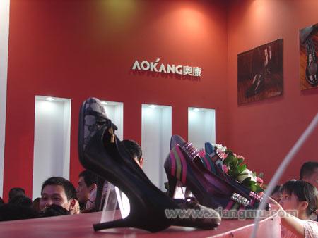 中国皮鞋行业唯一的标志性品牌——奥康皮鞋连锁专卖店招商加盟_3