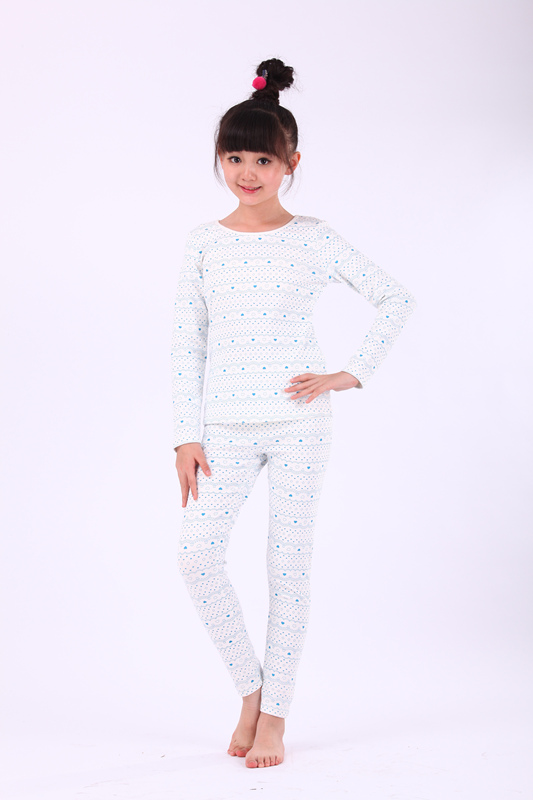 “offside越位”少年裝巧搭配,抵御寒流精彩不停（圖）_1