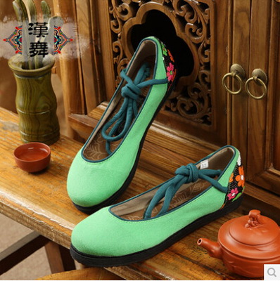 漢舞布鞋加盟百搭百變多姿多彩_1