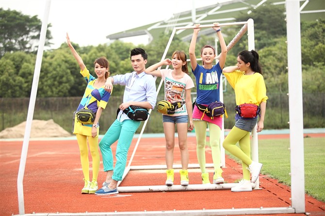 帆布包品牌加盟_奧王布包批發(fā)加盟_1