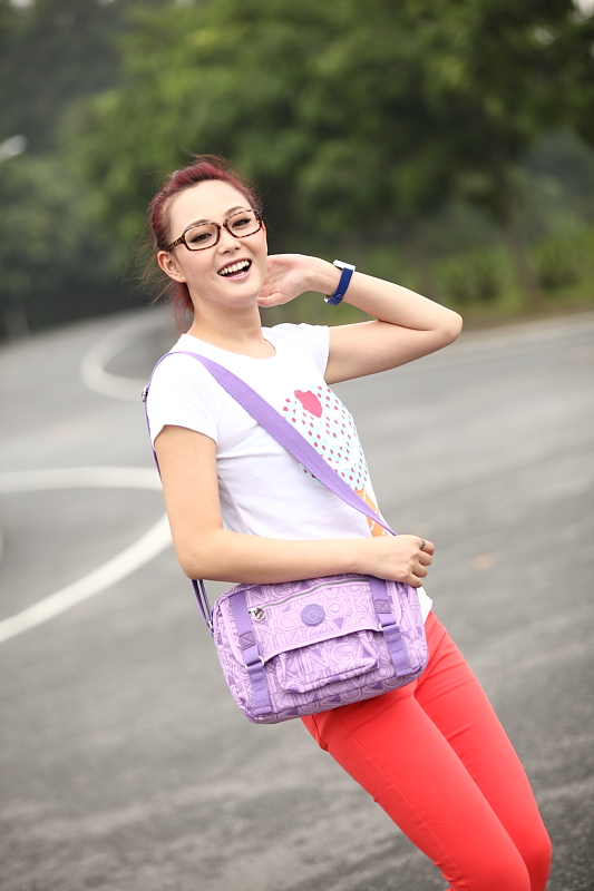 牛津包廠家 奧王牛津包批發(fā)加盟_1