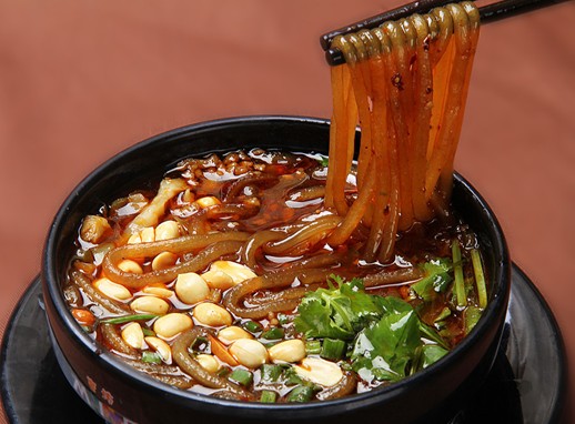 陜西特色小吃肉夾饃加盟，米皮，酸辣粉的做法，臘汁肉夾饃培訓(xùn)，涼皮米皮的做法_4