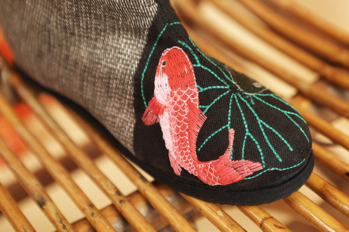 穿漢舞布鞋穿出健康走出時尚（圖）_1