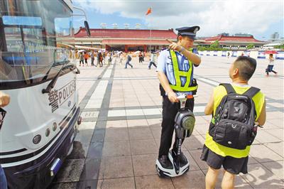 贵阳首次将智能电动平衡车运用到民警巡逻工作-东莞乐逍电子科技有限公司（图）_1