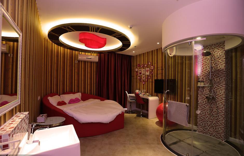 賺錢事業(yè)加盟中鼎墻藝漆 真正暴富創(chuàng)業(yè)項(xiàng)目_1