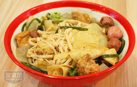 麻辣拌培訓(xùn) 沈陽(yáng)屈師傅 收入更高 費(fèi)用更低｜麻辣拌店_1