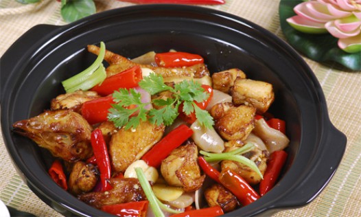 濰坊學(xué)習(xí)重慶雞公煲的做法濟(jì)寧雞公煲加盟_1