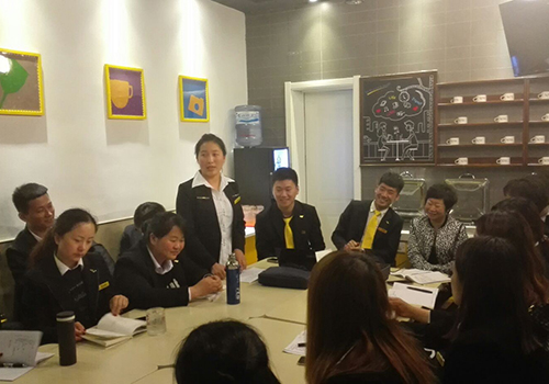 熱烈祝賀風光商學(xué)院（風光地產(chǎn)）2015年首屆店長特訓(xùn)營取得圓滿成功（圖）_1