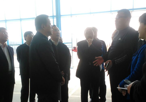 崛起魯中 榮耀神州——萊蕪市鋼城區(qū)區(qū)委領(lǐng)導(dǎo)蒞臨融通四海項(xiàng)目參觀指導(dǎo)工作（圖）_4