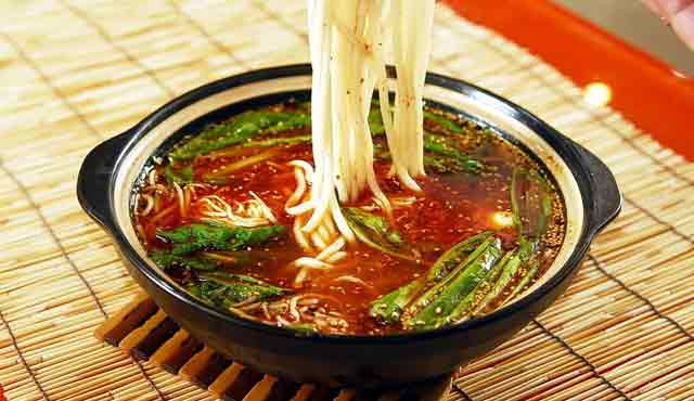 學(xué)習(xí)土豆粉技術(shù)，加盟砂鍋米線，酸辣粉的做法15098991005_1