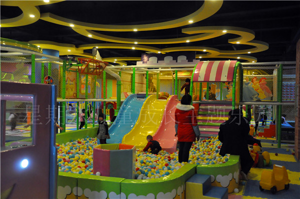 開星期六淘氣堡賺錢嗎？（圖）_1