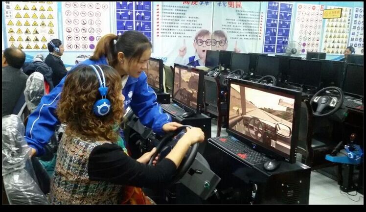 汽車駕駛模擬器市場 模擬駕駛器_1