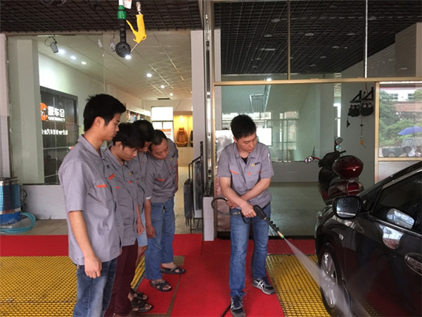 靚車會(huì)湖南婁底雙峰店技術(shù)培訓(xùn)正式開始（圖）_3