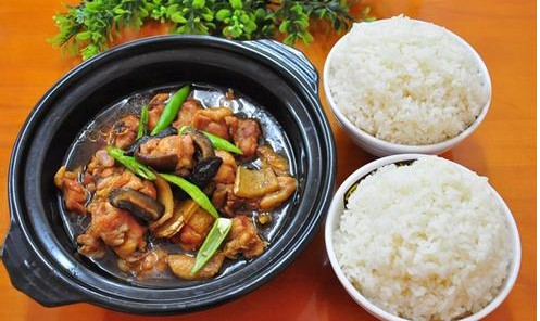 黃燜雞米飯培訓濟寧黃燜雞做法濟南黃燜雞米飯加盟（圖）_1