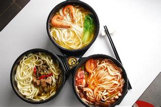 濱州米線館加盟，投資快餐小吃砂鍋米線做法_1