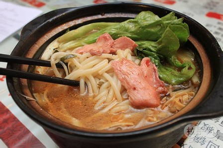 加盟香沅橋云南過(guò)橋米線(xiàn)店：八大理由讓你輕松當(dāng)老板_1