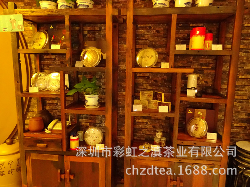 萬(wàn)眾城哪里有好的棋牌室，綠景香頌附近彩虹之滇茶館_8