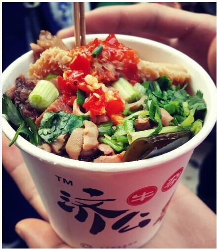 小本投資做什么好,加盟濟(jì)公牛雜小吃賺錢(qián)_1