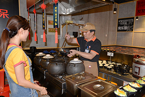 憨小二壇子燜肉加盟店排行榜（圖）_2