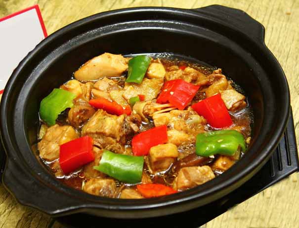 石家莊去哪學(xué)習(xí)雞公煲做法河北教重慶雞公煲醬料配方_1